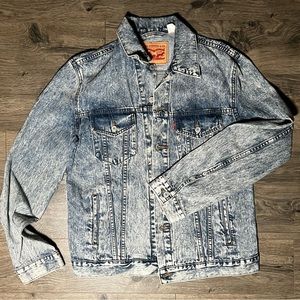 Levi’s Trucker Jacket